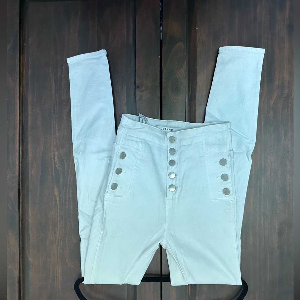 White J Brand Skinny Jeans, size 24, super stretchy.